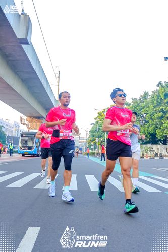 Race photo from Smartfren Run 2025 
