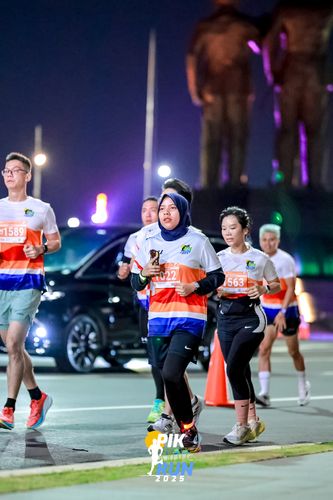 Race photo from PIK NITE RUN 2025