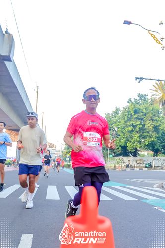Race photo from Smartfren Run 2025 