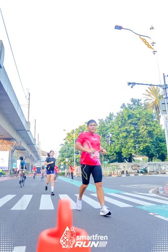 Race photo from Smartfren Run 2025 
