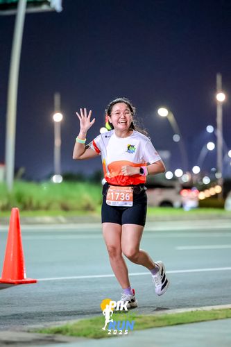 Race photo from PIK NITE RUN 2025