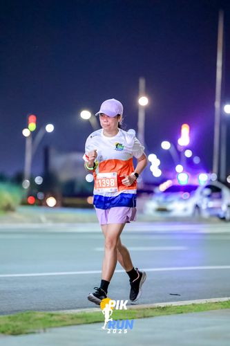 Race photo from PIK NITE RUN 2025