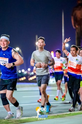 Race photo from PIK NITE RUN 2025