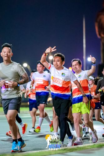 Race photo from PIK NITE RUN 2025