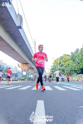 Race photo from Smartfren Run 2025 