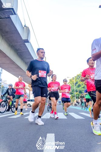 Race photo from Smartfren Run 2025 