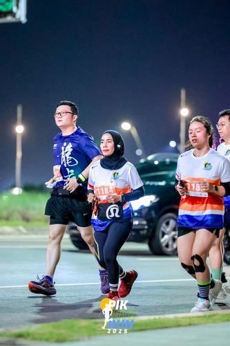 Race photo from PIK NITE RUN 2025