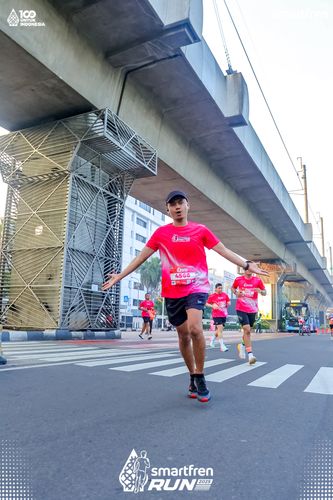 Race photo from Smartfren Run 2025 