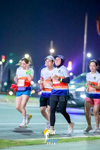Race photo from PIK NITE RUN 2025