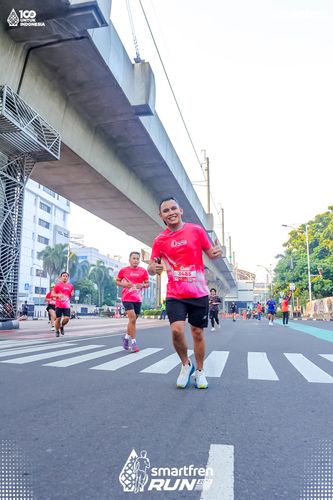 Race photo from Smartfren Run 2025 