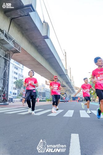 Race photo from Smartfren Run 2025 