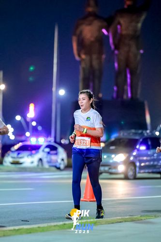 Race photo from PIK NITE RUN 2025