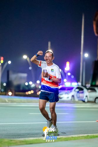 Race photo from PIK NITE RUN 2025