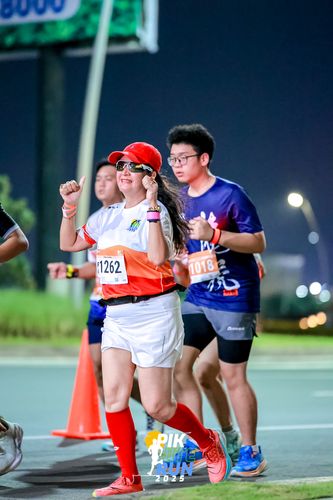Race photo from PIK NITE RUN 2025