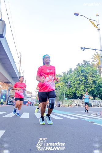 Race photo from Smartfren Run 2025 