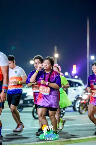 Race photo from PIK NITE RUN 2025