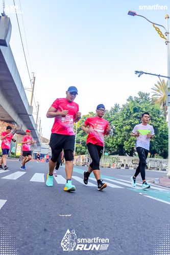 Race photo from Smartfren Run 2025 
