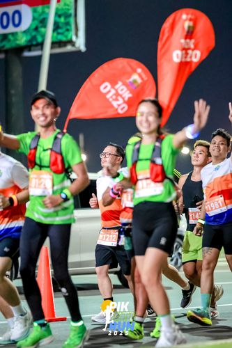 Race photo from PIK NITE RUN 2025