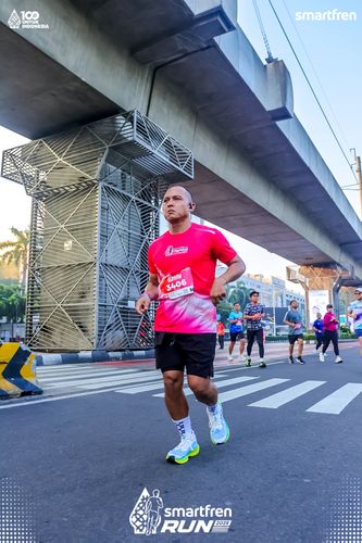 Race photo from Smartfren Run 2025 