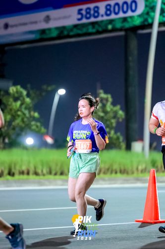 Race photo from PIK NITE RUN 2025