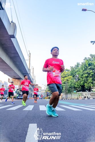 Race photo from Smartfren Run 2025 