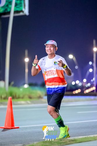 Race photo from PIK NITE RUN 2025