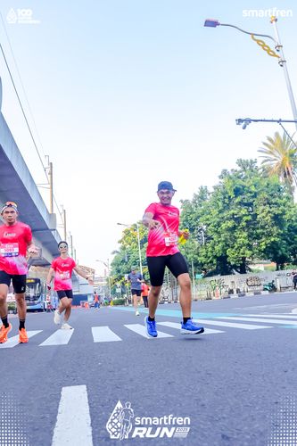Race photo from Smartfren Run 2025 