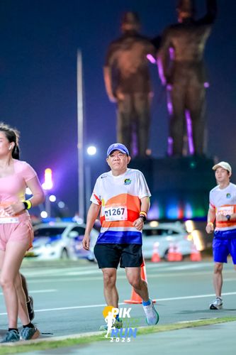 Race photo from PIK NITE RUN 2025