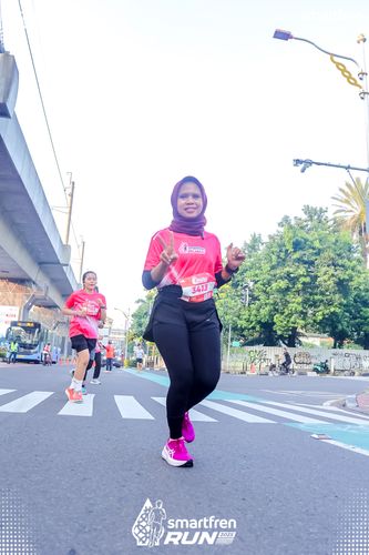 Race photo from Smartfren Run 2025 