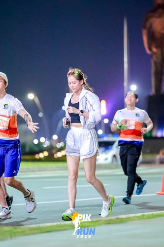 Race photo from PIK NITE RUN 2025
