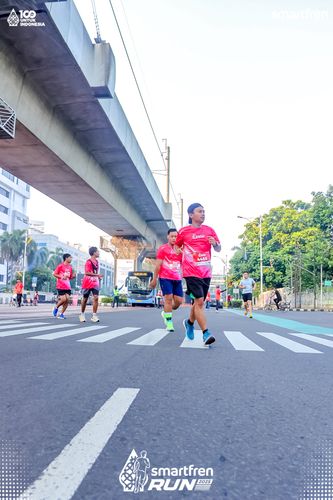 Race photo from Smartfren Run 2025 
