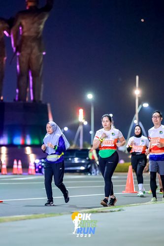 Race photo from PIK NITE RUN 2025