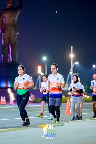 Race photo from PIK NITE RUN 2025