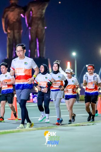 Race photo from PIK NITE RUN 2025