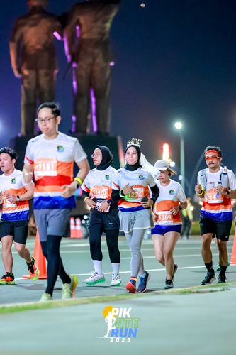 Race photo from PIK NITE RUN 2025