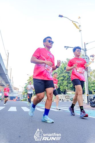 Race photo from Smartfren Run 2025 