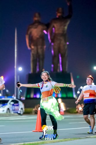 Race photo from PIK NITE RUN 2025