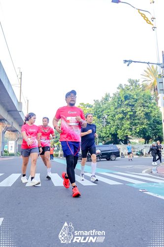 Race photo from Smartfren Run 2025 