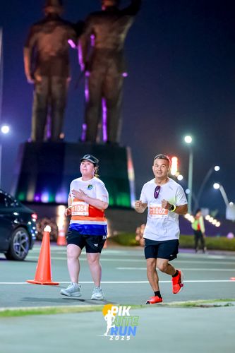 Race photo from PIK NITE RUN 2025