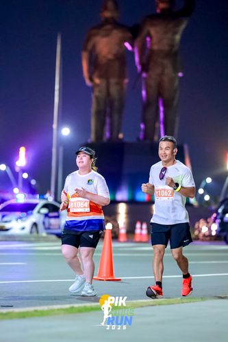 Race photo from PIK NITE RUN 2025