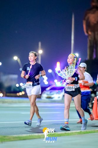 Race photo from PIK NITE RUN 2025