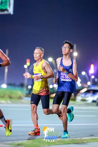 Race photo from PIK NITE RUN 2025