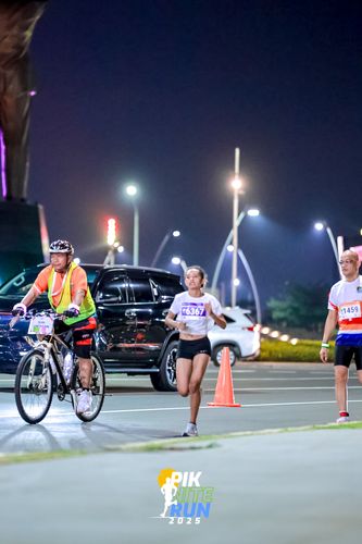 Race photo from PIK NITE RUN 2025