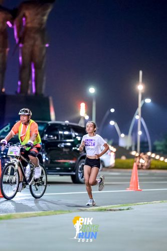 Race photo from PIK NITE RUN 2025