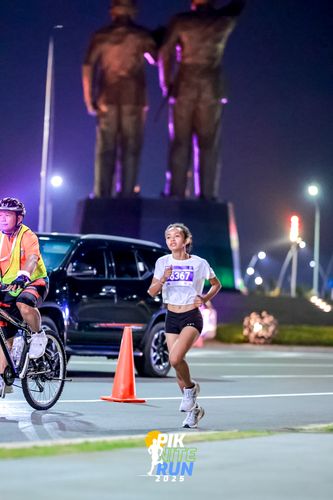 Race photo from PIK NITE RUN 2025