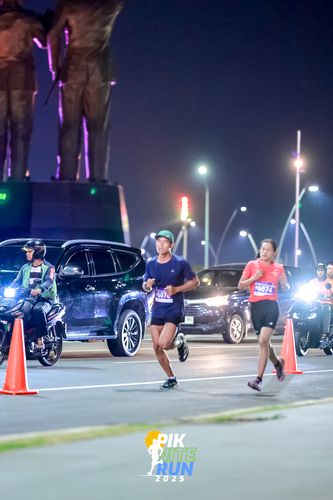 Race photo from PIK NITE RUN 2025