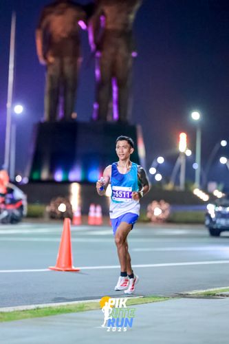 Race photo from PIK NITE RUN 2025