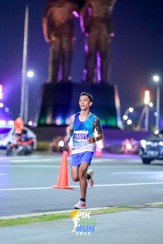 Race photo from PIK NITE RUN 2025