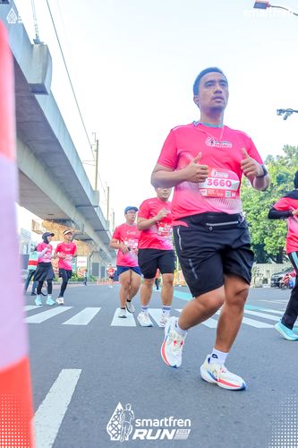 Race photo from Smartfren Run 2025 