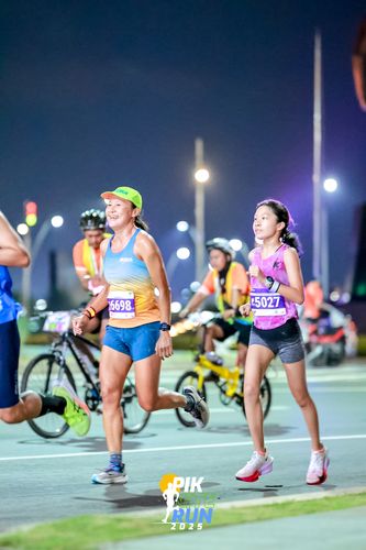 Race photo from PIK NITE RUN 2025
